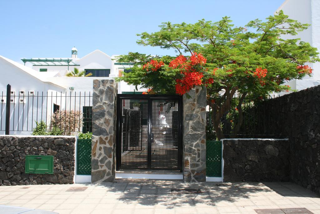 Apartamentos Las Acacias Puerto del Carmen  Esterno foto